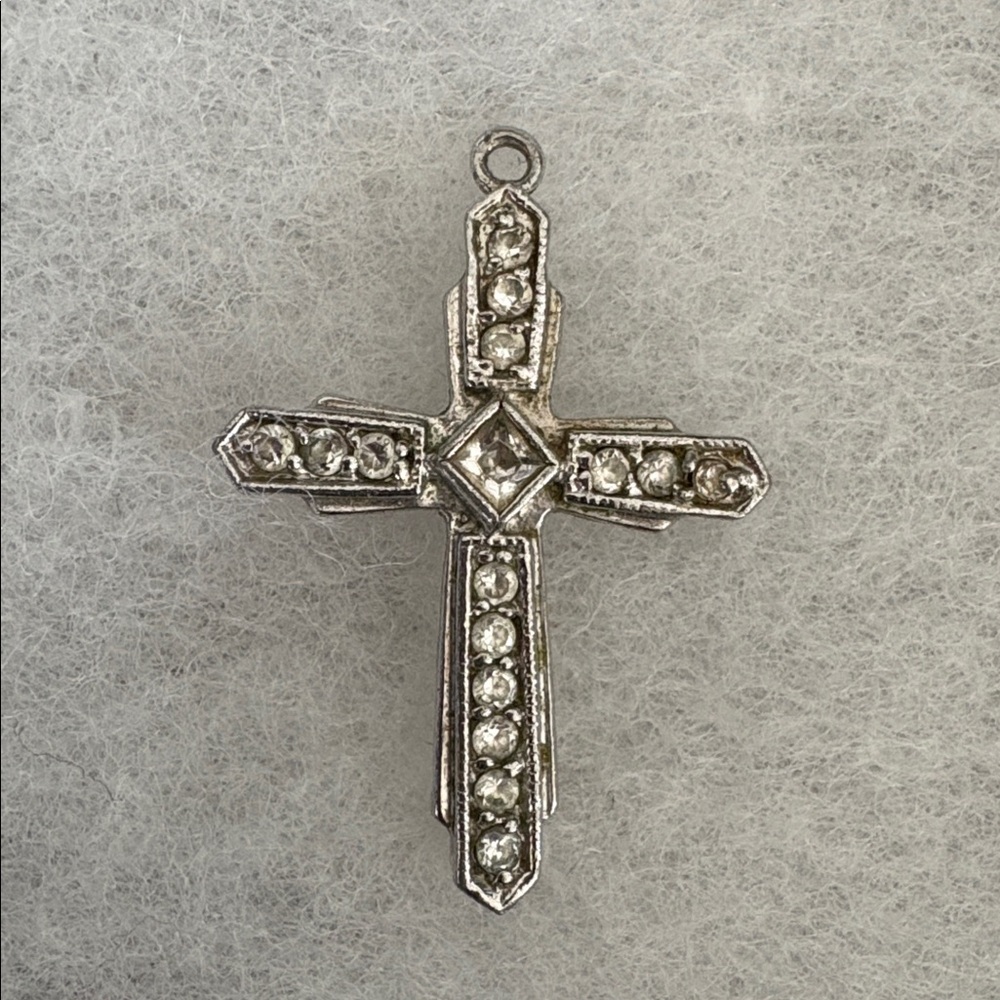 Rhinestone Cross Pendant Necklace - Silver Tone